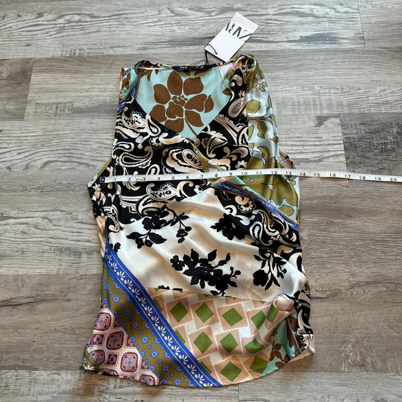 blouses - Picture 3 of 8